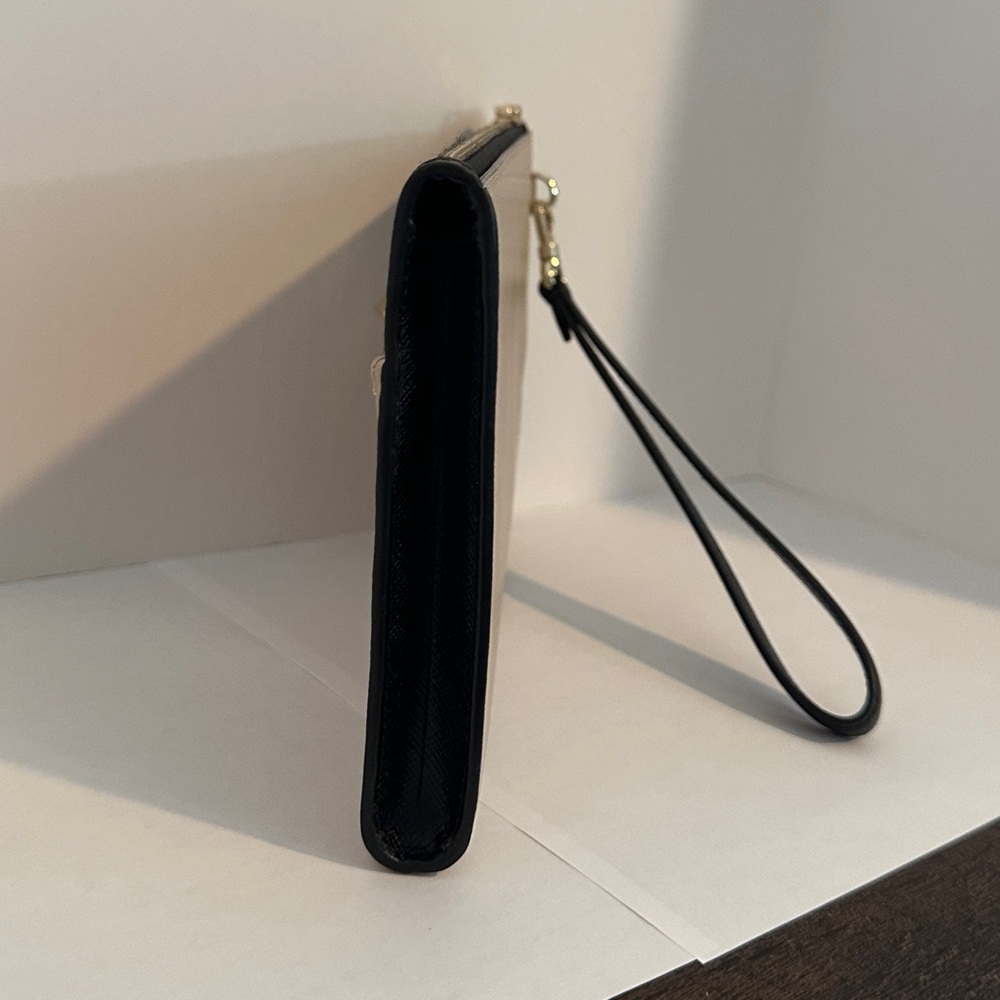 Kate Spade Wristlet - Picture 6 of 11